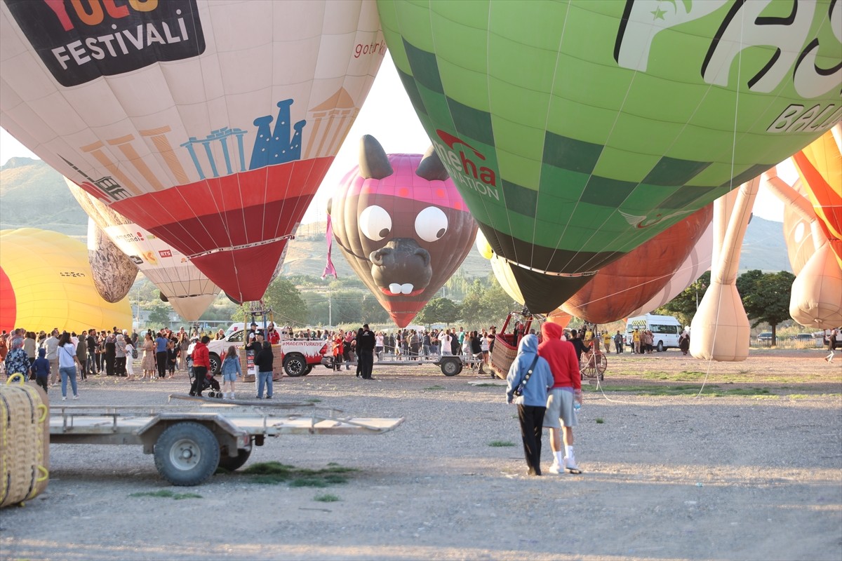 Kültür ve Turizm Bakanlığınca düzenlenen "Nevşehir Kültür Yolu Festivali"ne Türkiye'nin yanı sıra...