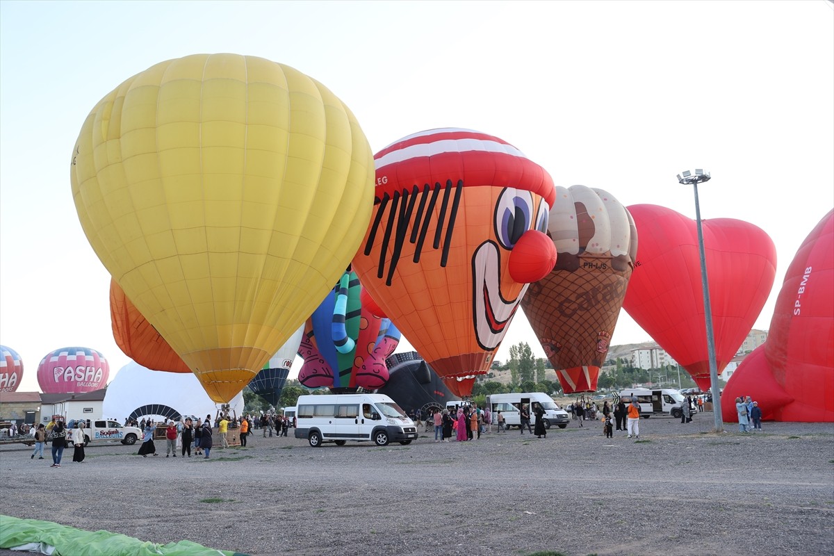 Kültür ve Turizm Bakanlığınca düzenlenen "Nevşehir Kültür Yolu Festivali"ne Türkiye'nin yanı sıra...