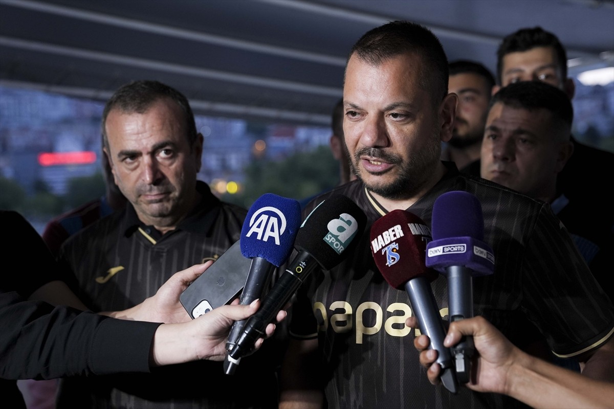 Kuruluşunun 57. yılını kutlayan Trabzonspor'da Gurbetçi Gençler Taraftar Grubu'nca kutlama...