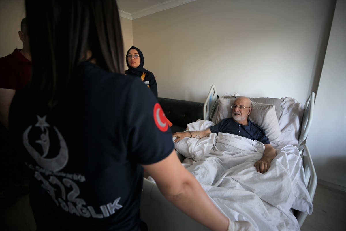 Mardin'de beyin kanaması nedeniyle Mardin Eğitim ve Araştırma Hastanesi Nöroloji Kliniğinde tedavi...