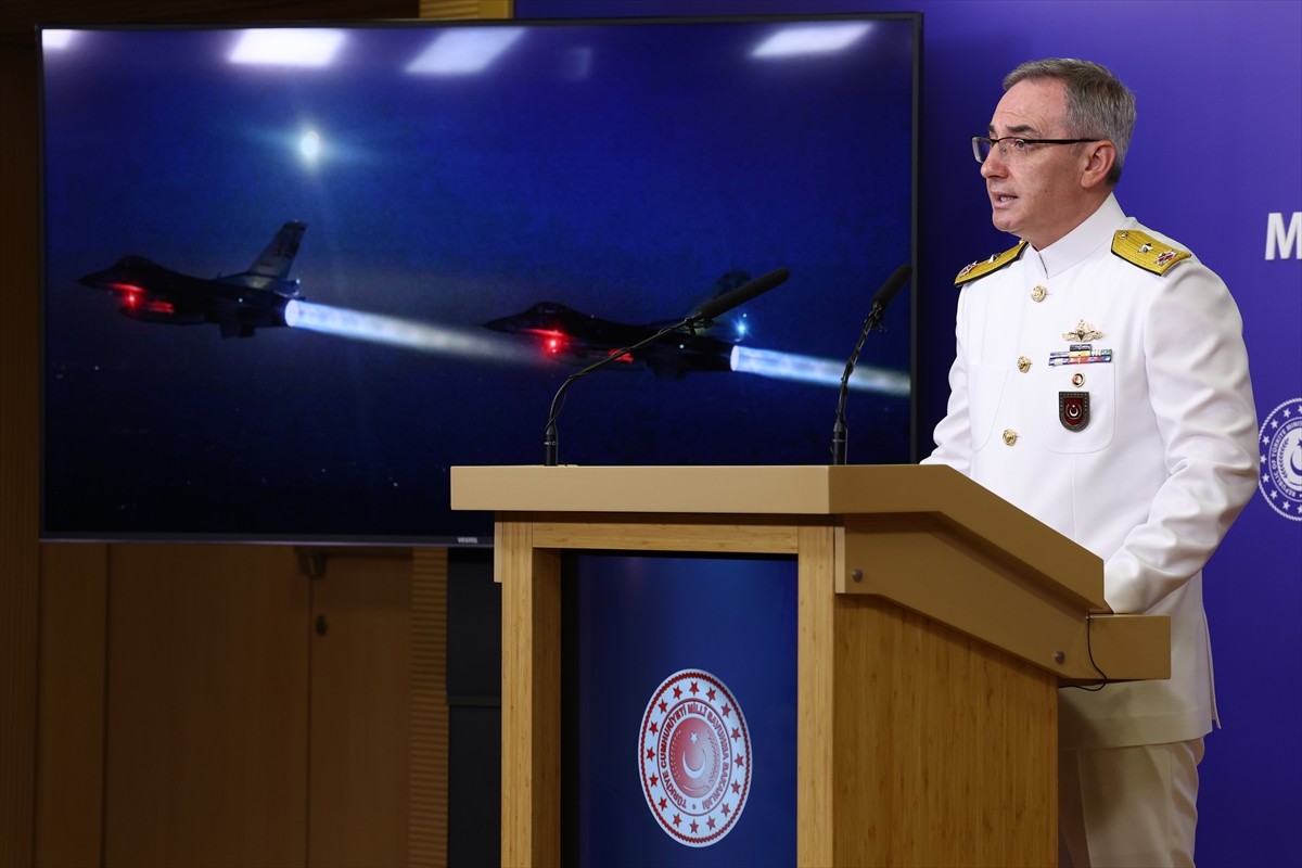 Milli Savunma Bakanlığı (MSB) Basın ve Halkla İlişkiler Müşaviri Tuğamiral Zeki Aktürk, Bakanlıkta...