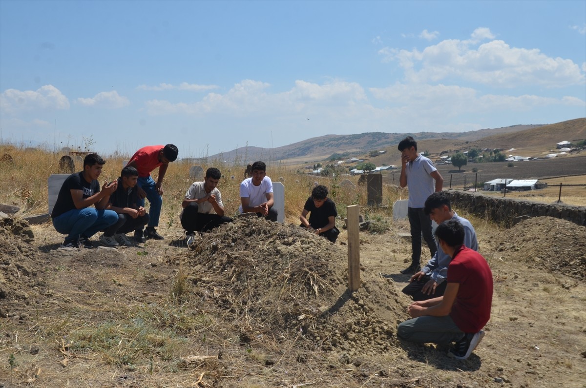 Muş'ta serinlemek için girdikleri Alparslan 1 Baraj Gölü'nde cansız bedenleri çıkarılan 2'si çocuk...