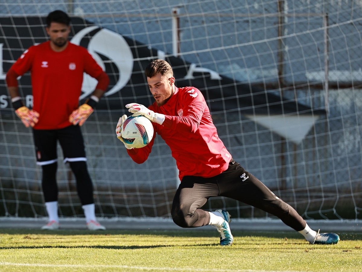 Net Global Sivasspor, Trendyol Süper Lig'in ilk haftasında sahasında Trabzonspor ile yapacağı...
