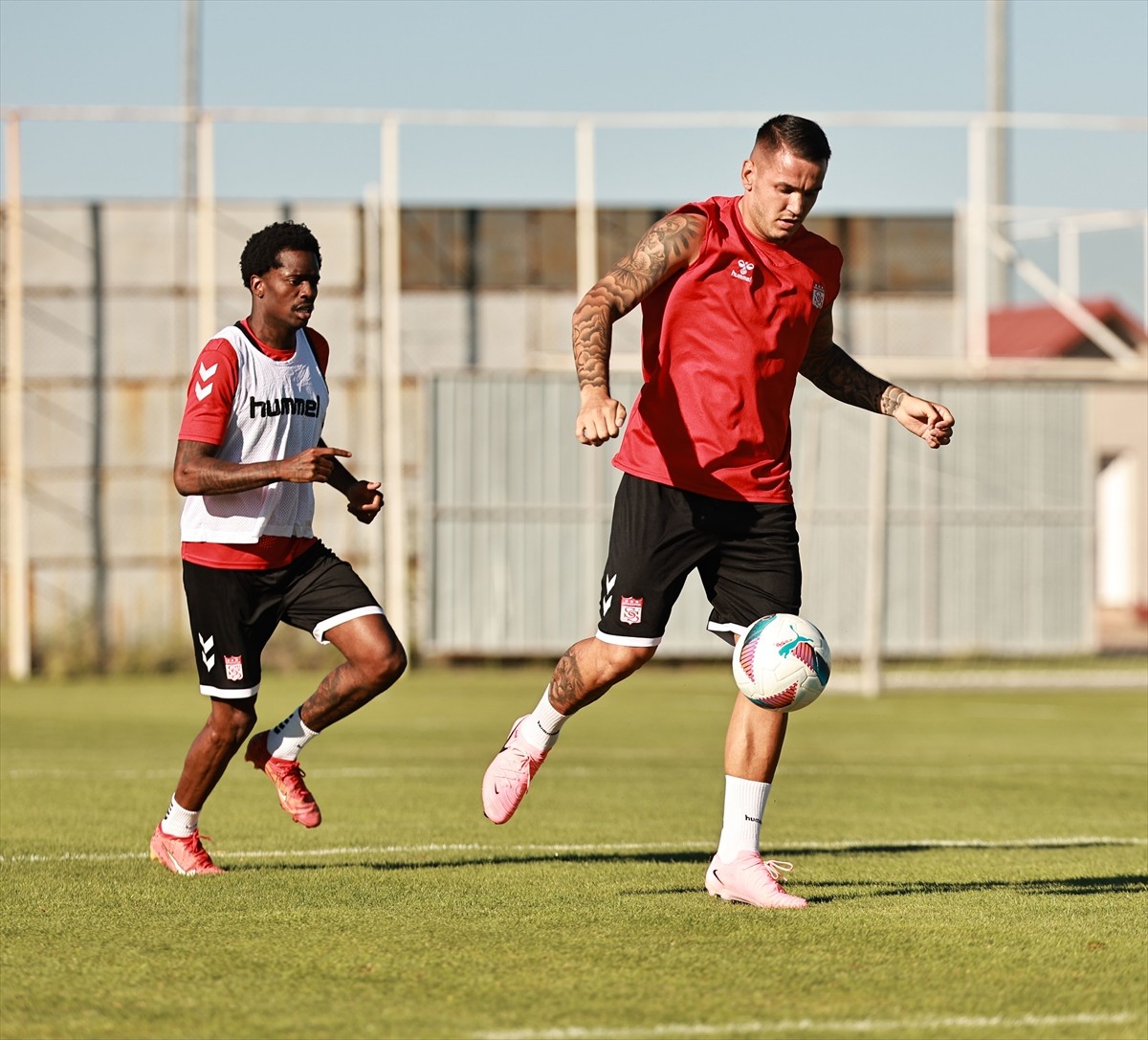 Net Global Sivasspor, Trendyol Süper Lig'in ilk haftasında sahasında Trabzonspor ile yapacağı...