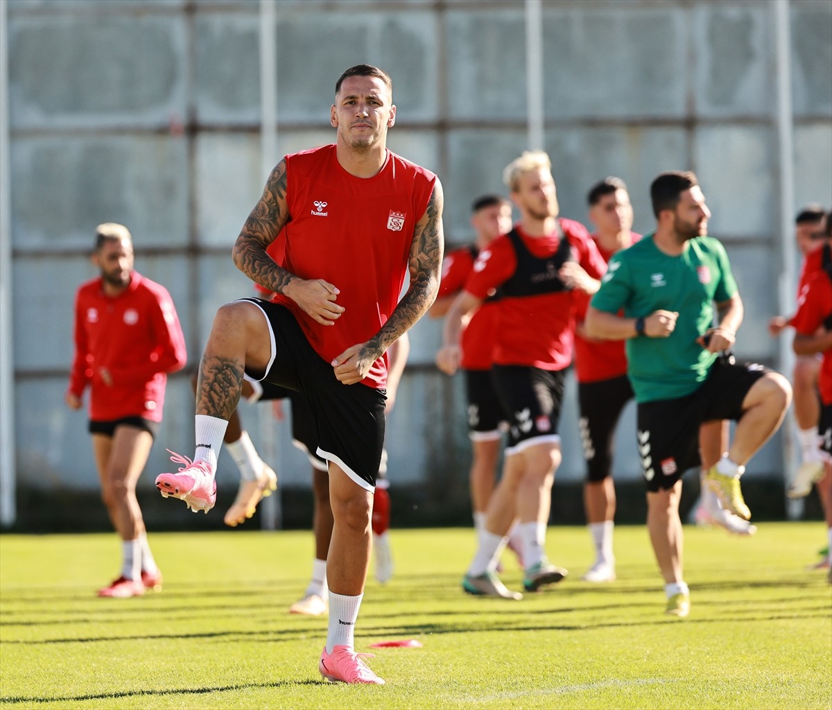 Net Global Sivasspor, Trendyol Süper Lig'in ilk haftasında sahasında Trabzonspor ile yapacağı...