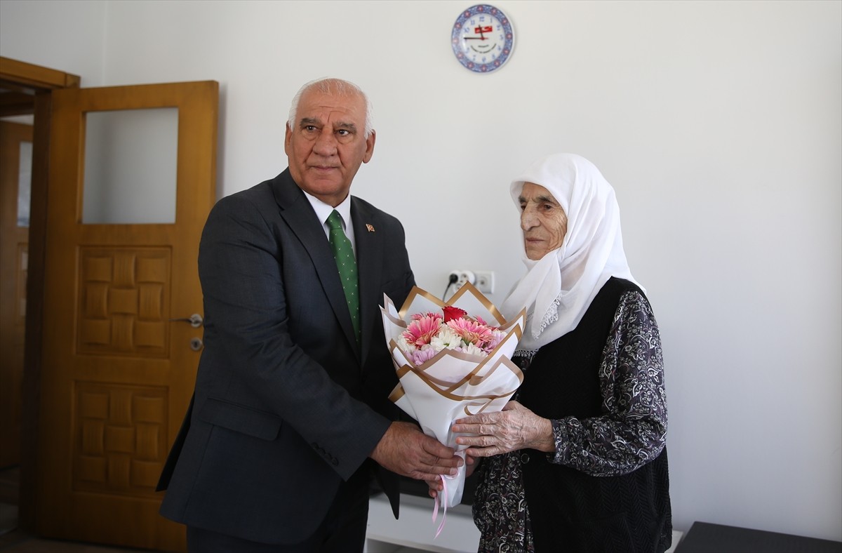 Paris 2024 Olimpiyat Oyunları'nda 10 metre havalı tabanca karışık takım mücadelesinde Şevval...