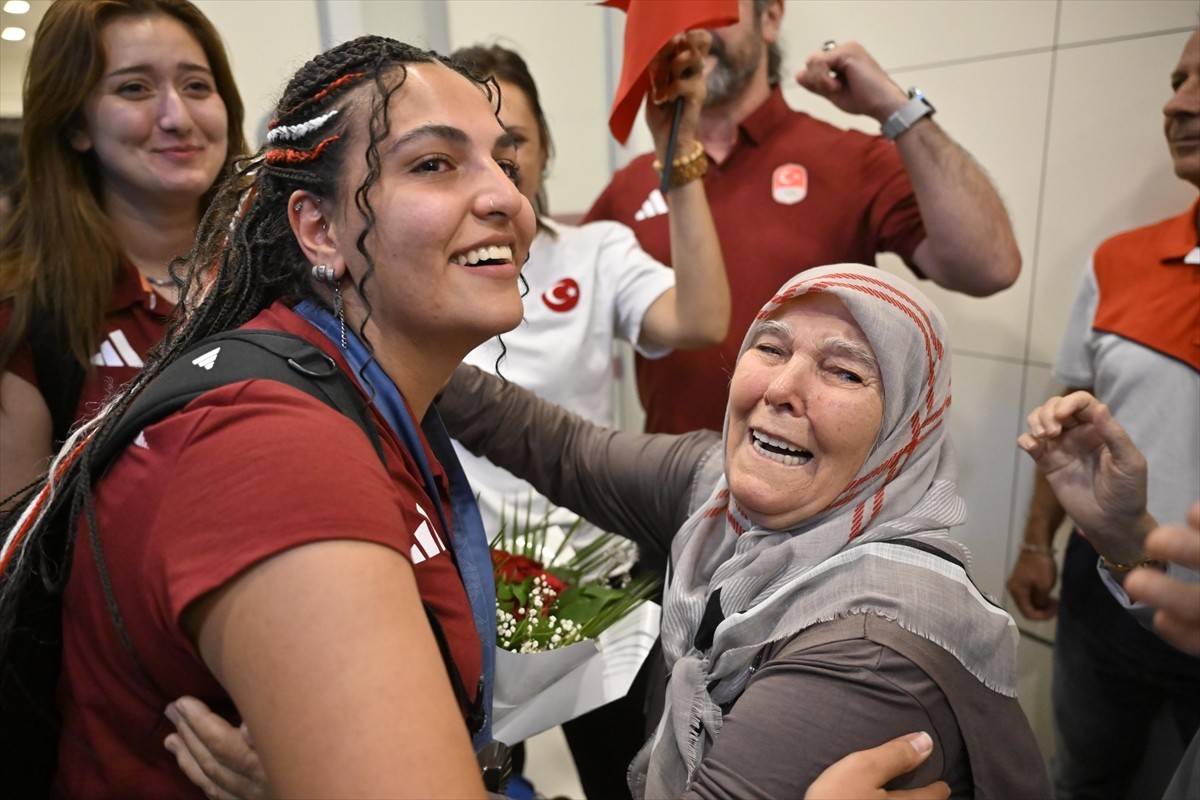 Paris 2024 Olimpiyat Oyunları'nda 10 metre havalı tabanca karışık takım mücadelesinde Yusuf Dikeç...