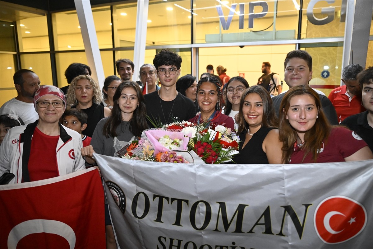 Paris 2024 Olimpiyat Oyunları'nda 10 metre havalı tabanca karışık takım mücadelesinde Yusuf Dikeç...