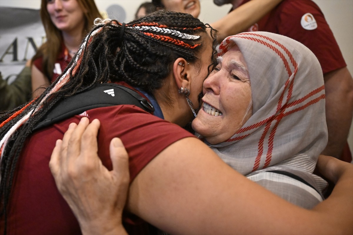 Paris 2024 Olimpiyat Oyunları'nda 10 metre havalı tabanca karışık takım mücadelesinde Yusuf Dikeç...