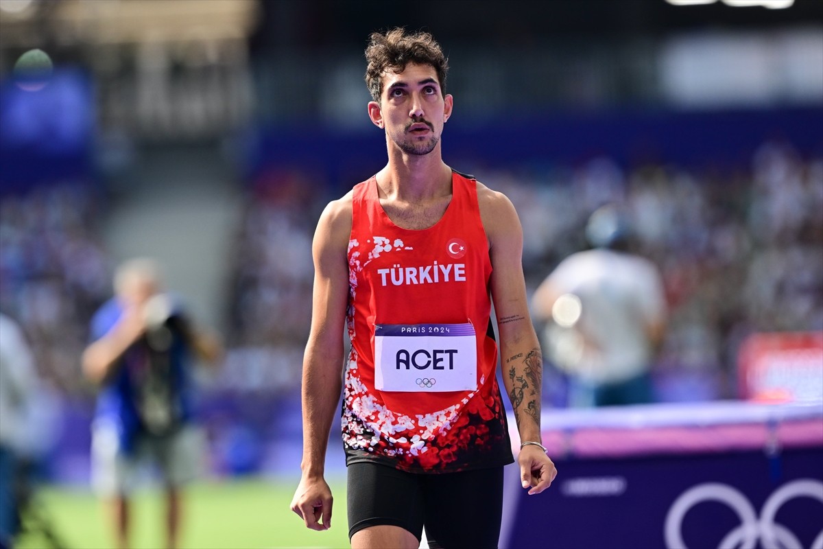 Paris 2024 Olimpiyat Oyunları'nda atletizm erkekler yüksek atlama elemeleri Fransa'nın başkenti...