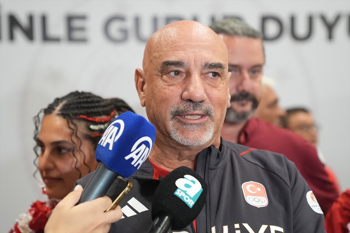 Paris 2024 Olimpiyat Oyunları'nda mücadele eden Okçuluk ve Atıcılık Milli Takımı yurda döndü....