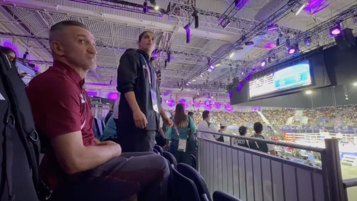 Paris 2024 Olimpiyat Oyunları boks branşında son 16 turunda mücadele eden Buse Naz Çakıroğlu'na...