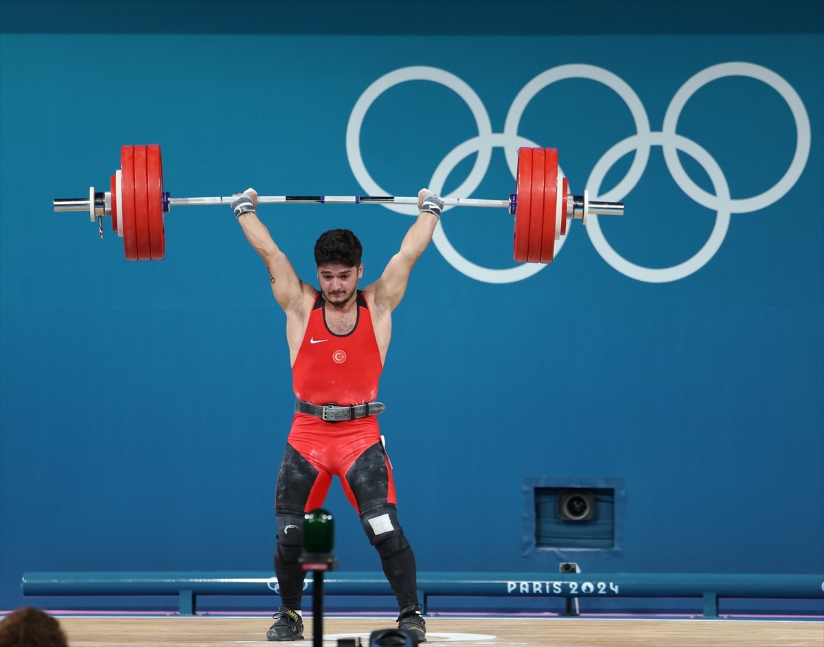 Paris 2024 Olimpiyat Oyunları halter kategorisinde erkekler 73. kilo müsabakaları South Paris...