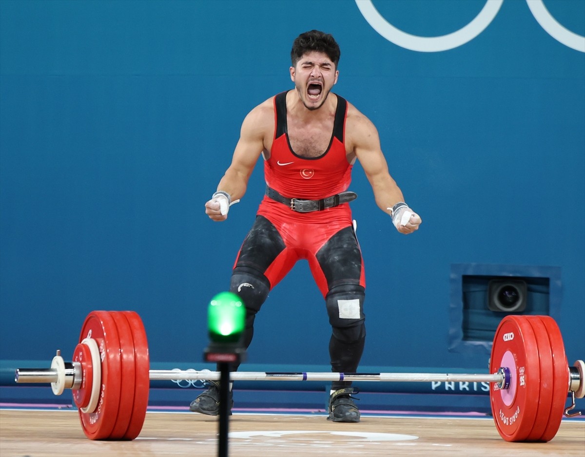 Paris 2024 Olimpiyat Oyunları halter kategorisinde erkekler 73. kilo müsabakaları South Paris...