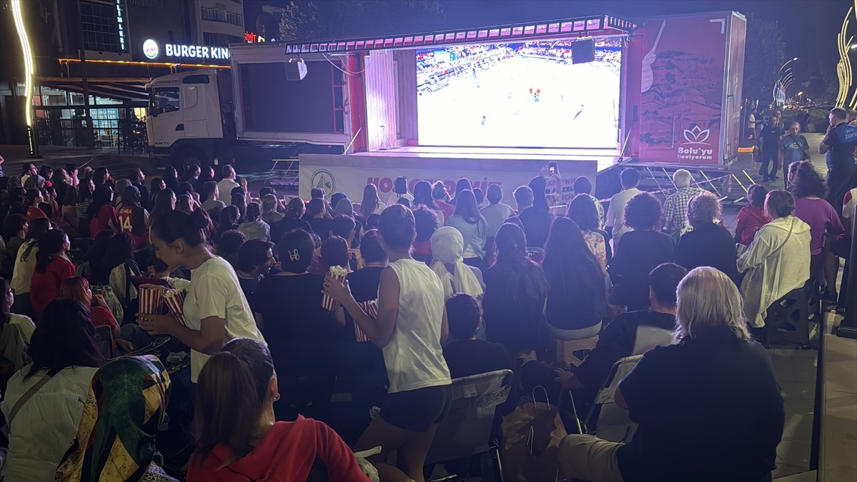  Paris 2024 Olimpiyat Oyunları kadınlar voleybol yarı final mücadelesinde, Türkiye ile İtalya’nın...