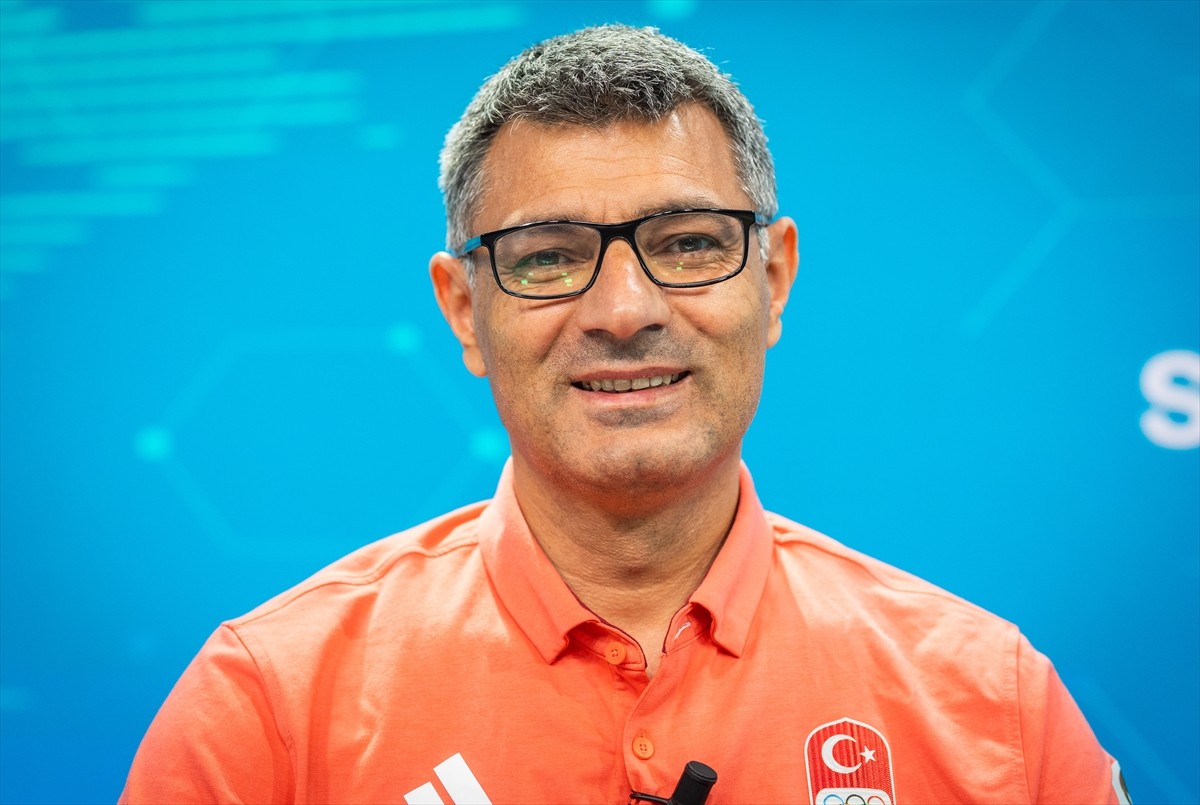 Paris 2024 Olimpiyatları'nda karışık takım 10 metre havalı tabanca kategorisinde gümüş madalya...