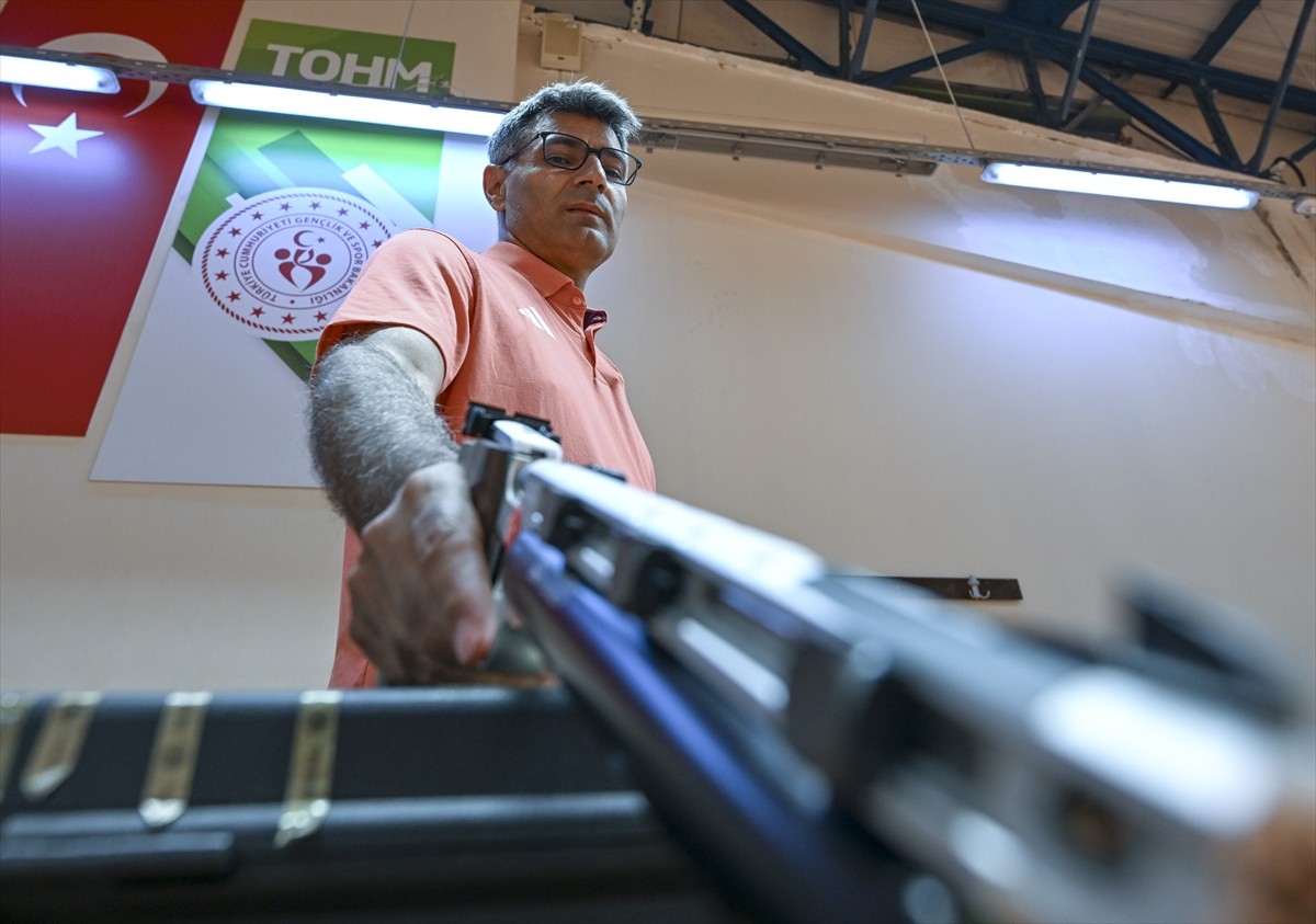 Paris 2024 Olimpiyatları'nda karışık takım 10 metre havalı tabanca kategorisinde Şevval İlayda...