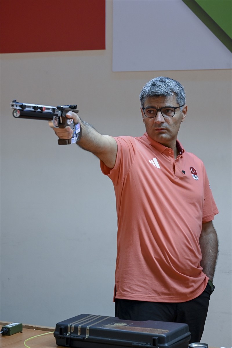 Paris 2024 Olimpiyatları'nda karışık takım 10 metre havalı tabanca kategorisinde Şevval İlayda...