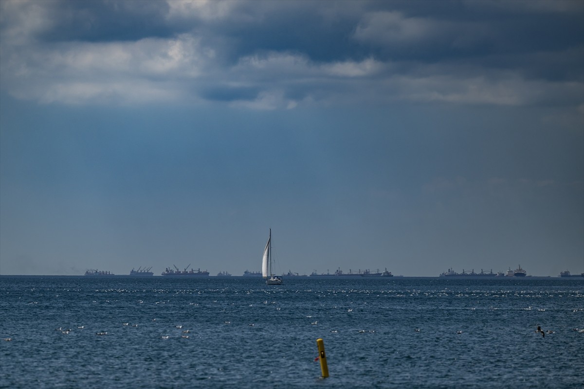 "Yelkenin yeni modası" sloganıyla tüm yarış sınıflarını kapsayan 12. TAYK Slam X eker Olympos...