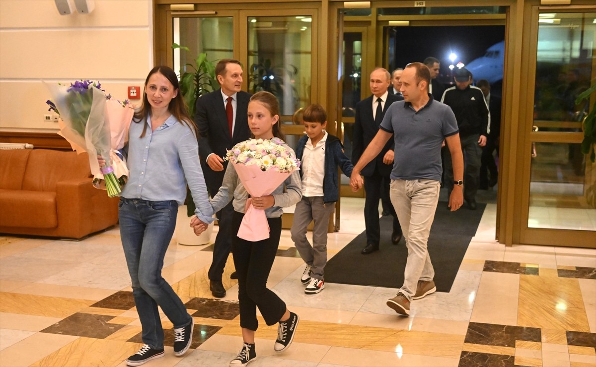 Rusya Devlet Başkanı Vladimir Putin, Milli İstihbarat Teşkilatının (MİT) yönetiminde Ankara’da...