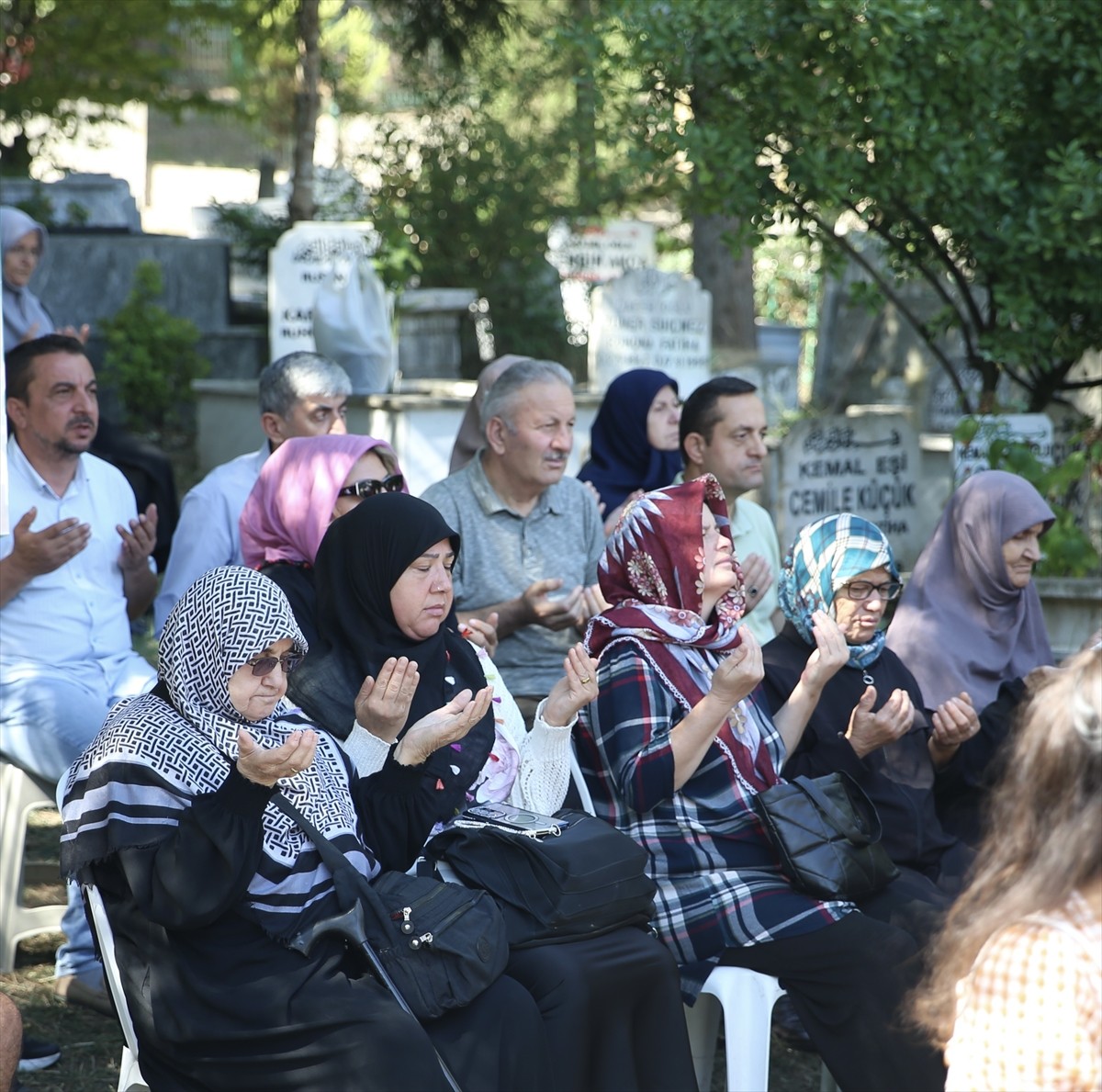 Sakarya'da 17 Ağustos 1999 Marmara Depremi'nde hayatını kaybedenler, depremin 25'inci yıl...