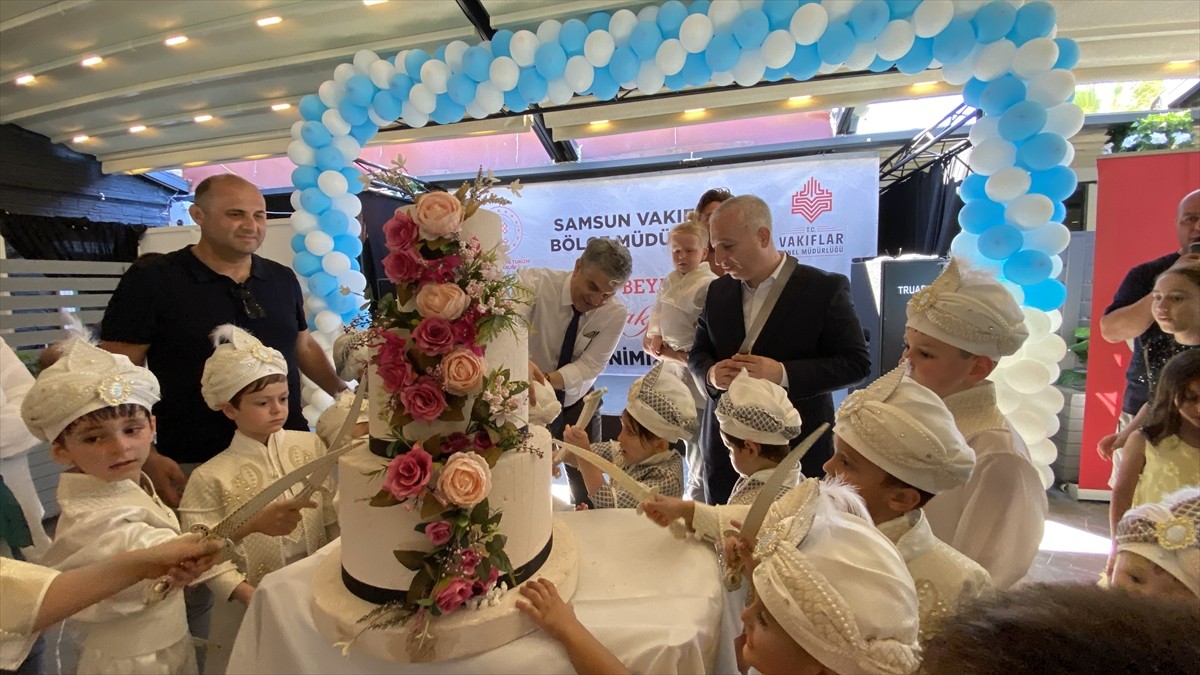  Samsun'da Kültür ve Turizm Bakanlığı ile Vakıflar Bölge Müdürlüğünce 29 çocuk için toplu sünnet...