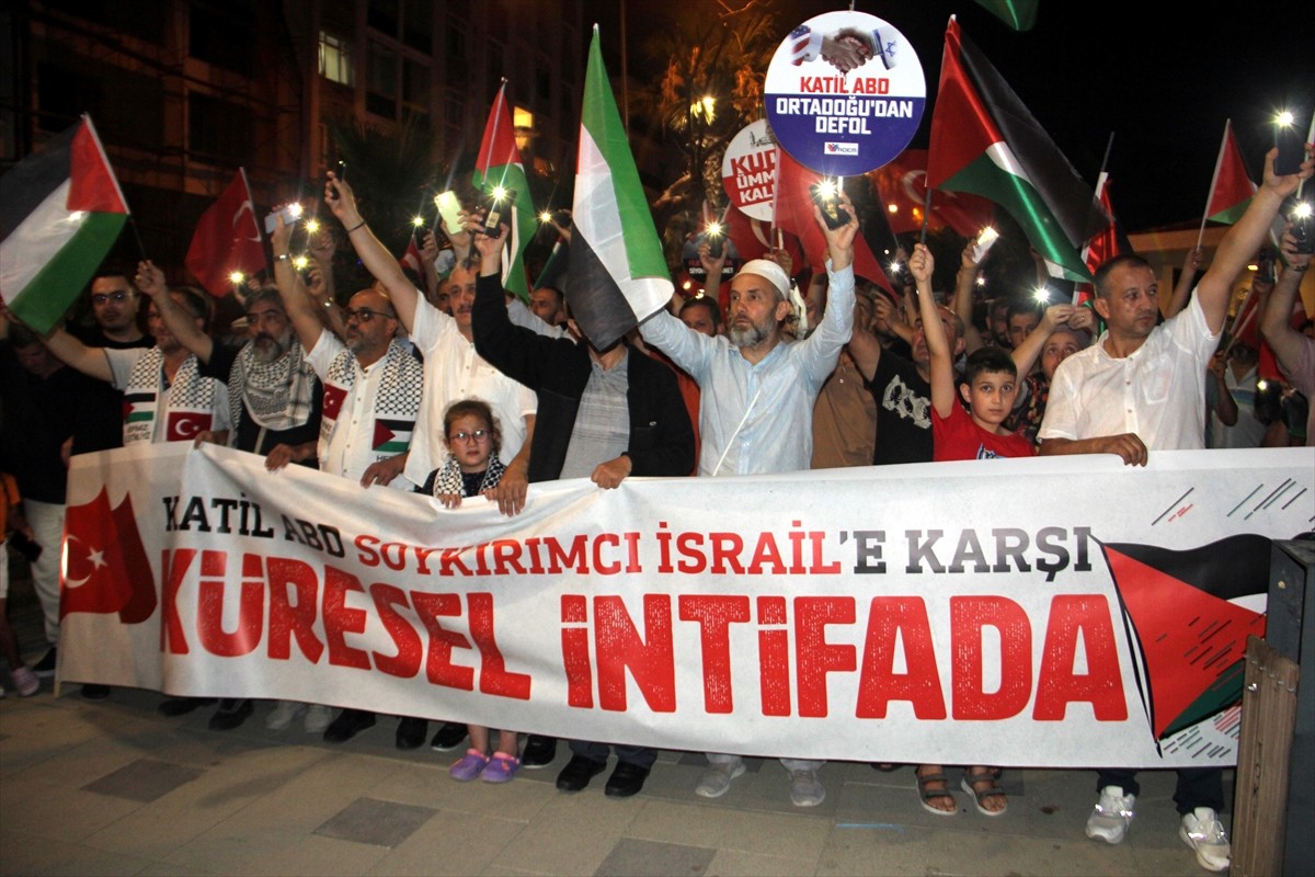 Samsun ve Sinop'ta İran'ın başkenti Tahran'da suikaste uğrayan Hamas Siyasi Büro Başkanı İsmail...