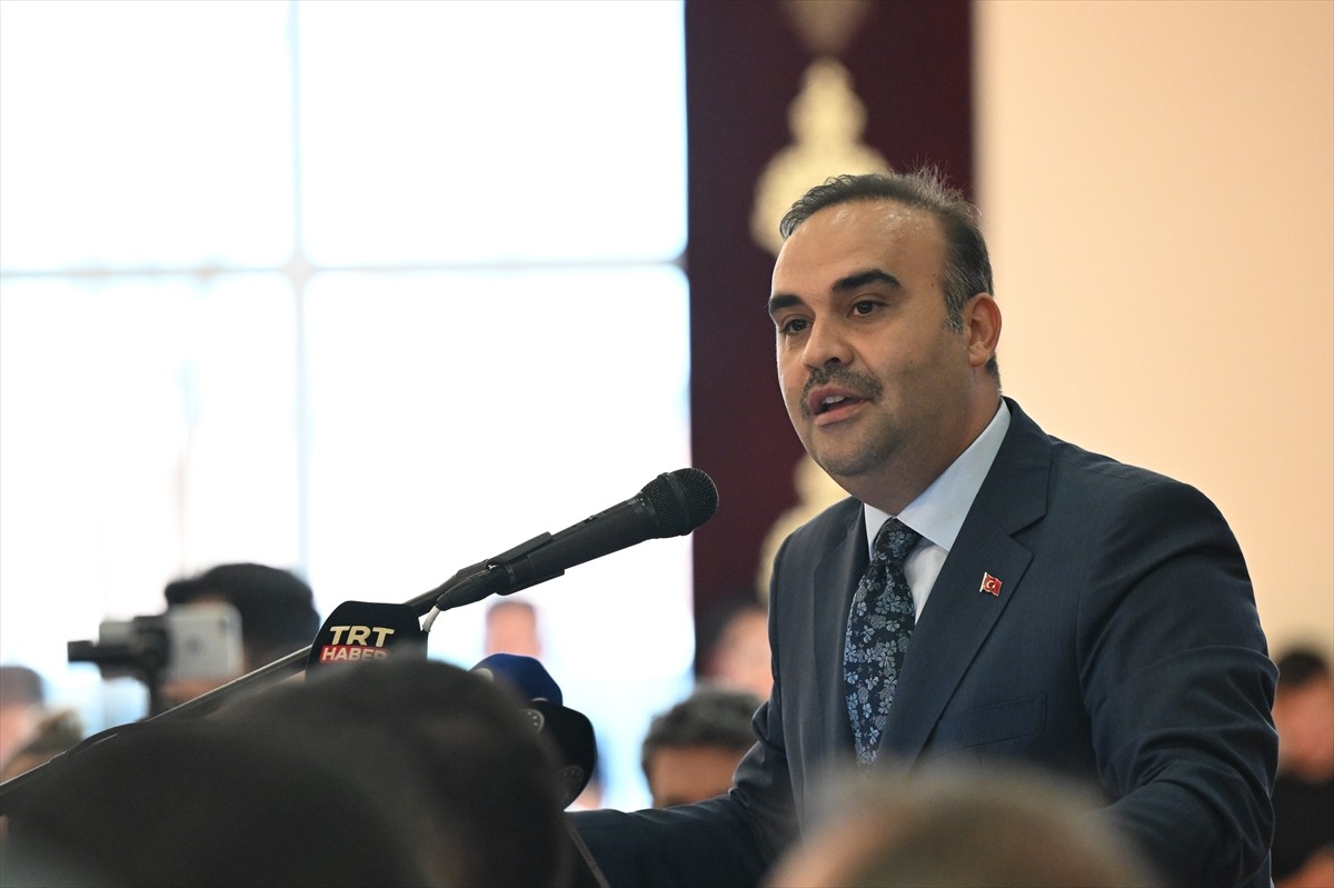 Sanayi ve Teknoloji Bakanı Mehmet Fatih Kacır, AK Parti Balıkesir İl Danışma Meclisi Toplantısına...