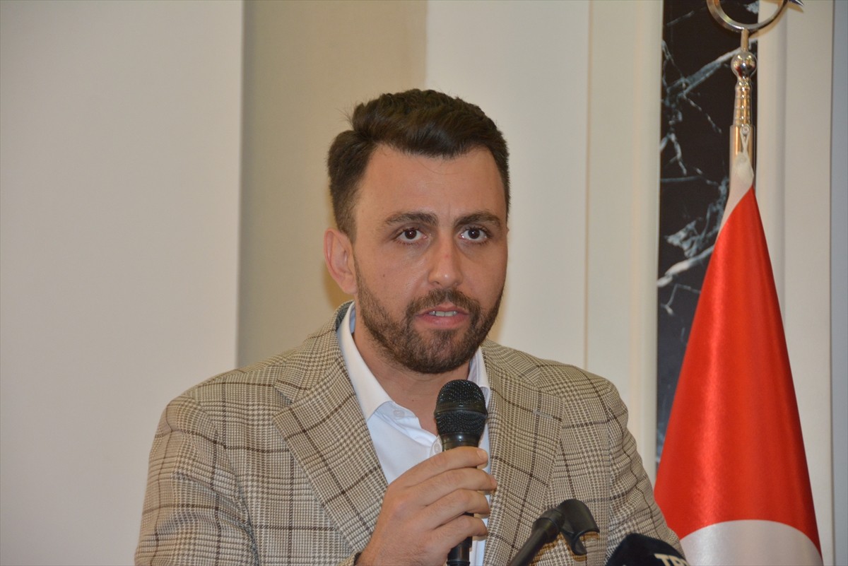 Sanayi ve Teknoloji Bakanı Mehmet Fatih Kacır, Balıkesir'de partisinin İl Danışma Meclisi...