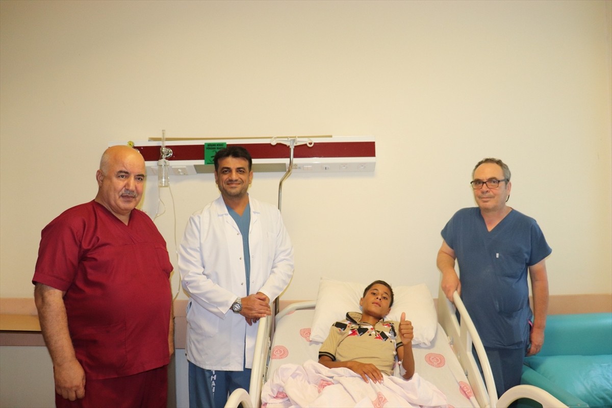 Şanlıurfa'da evde yüksek hızlı havalı silahla oyun oynadığı sırada kazayla vurulan ve kalp...