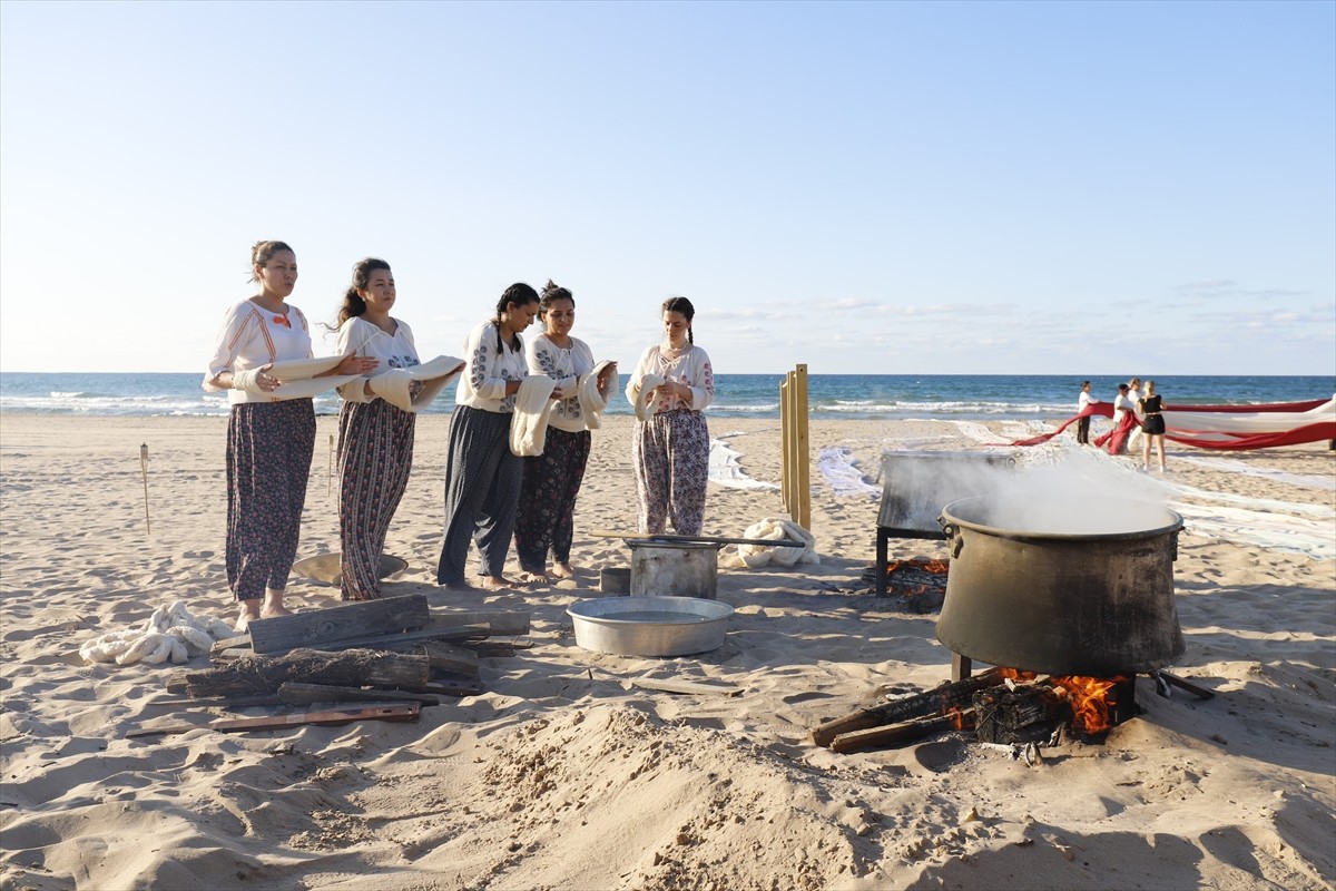Şile Belediyesi tarafından düzenlenen "35. Uluslararası Şile Bezi Kültür ve Sanat Festivali"...