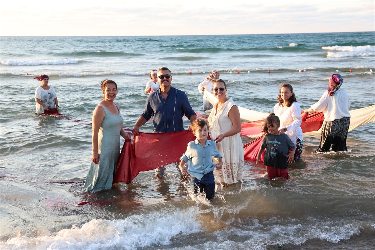 Şile Belediyesi tarafından düzenlenen "35. Uluslararası Şile Bezi Kültür ve Sanat Festivali"...