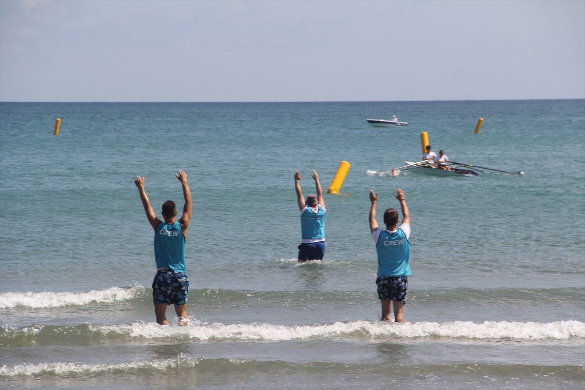 Sinop'ta Akliman mevkisinde, Türkiye Kürek Federasyonu tarafından düzenlenen Sanmar Denizcilik...