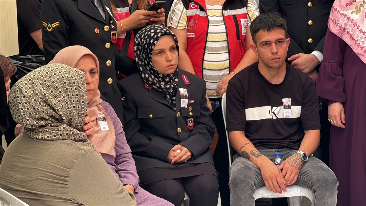 Şırnak'ta görevi sırasında geçirdiği rahatsızlık sonucu şehit olan Jandarma Astsubay Kıdemli Çavuş...