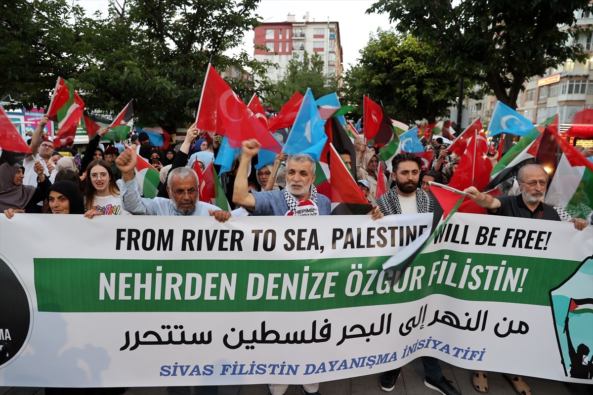 Sivas'ta, Hamas Siyasi Büro Başkanı İsmail Heniyye'nin Tahran'da suikasta uğraması ve İsrail'in...