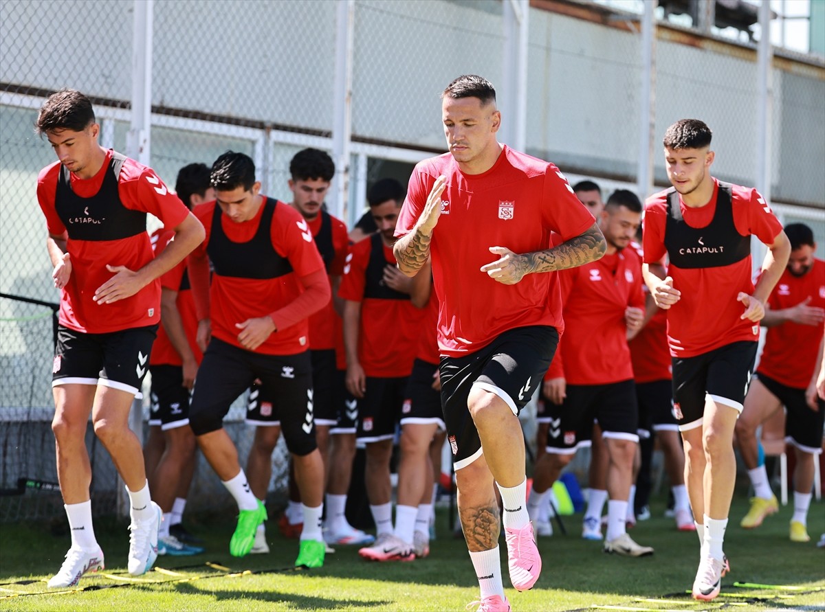 Sivasspor, Trendyol Süper Lig 2024-2025 sezonu ilk haftasında sahasında Trabzonspor ile yapacağı...