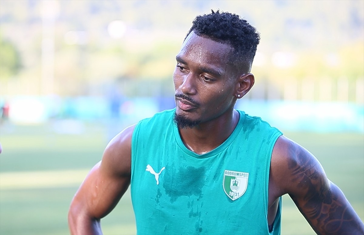 Süper Lig'de ilk kez mücadele edecek Sipay Bodrum FK'de yeni transferlerden Christophe Herelle...