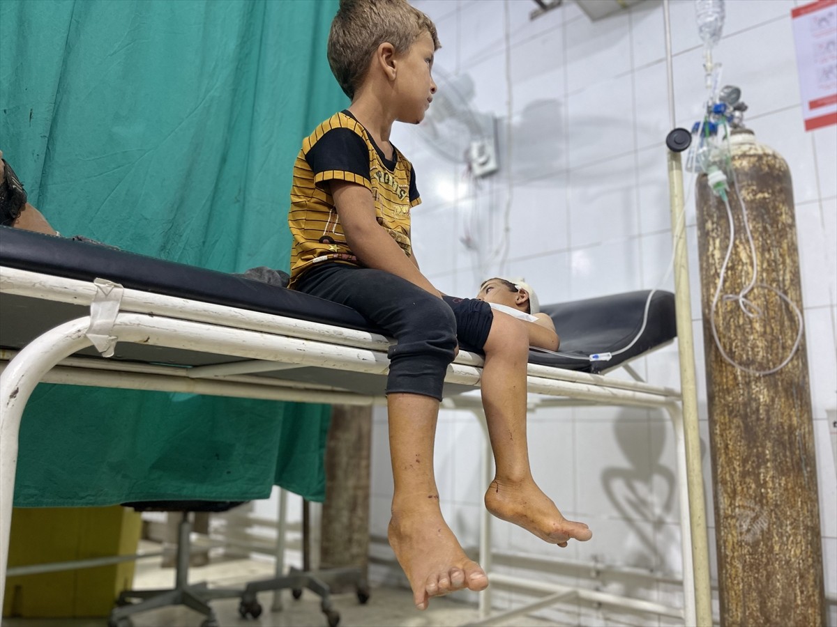 Suriye’deki Beşşar Esed rejiminin Hama ilinin kuzeybatısındaki Meşşik köyüne karadan karaya atış...