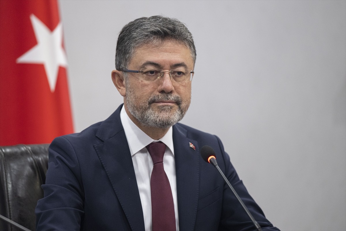 Tarım ve Orman Bakanı İbrahim Yumaklı, Kazakistan Tarım Bakanı Aidarbek Saparov ve beraberindeki...