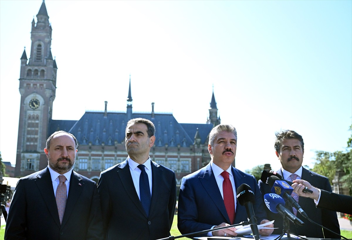 TBMM Adalet Komisyonu Başkanı Cüneyt Yüksel (fotoğrafta) ve TBMM hukuk heyeti, Lahey’de...