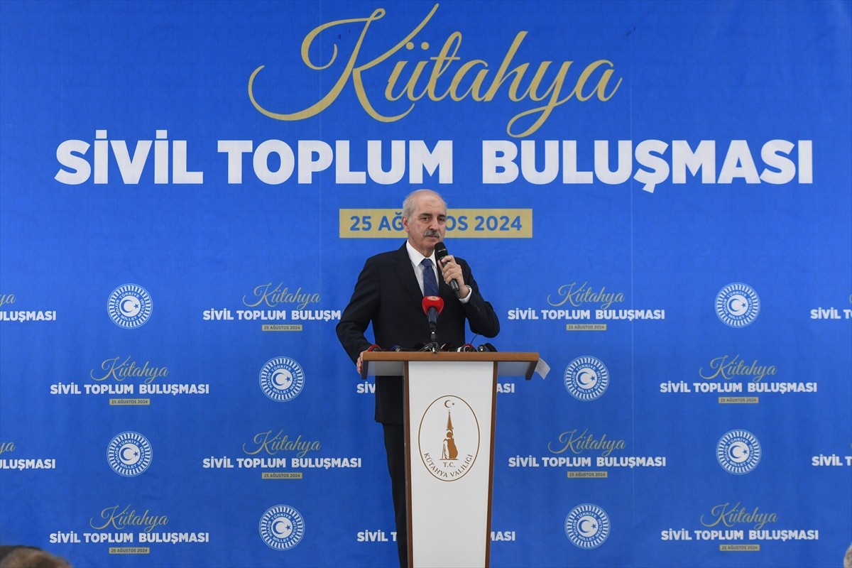 TBMM Başkanı Numan Kurtulmuş, Kütahya'daki bir düğün salonunda sivil toplum kuruluşlarının...