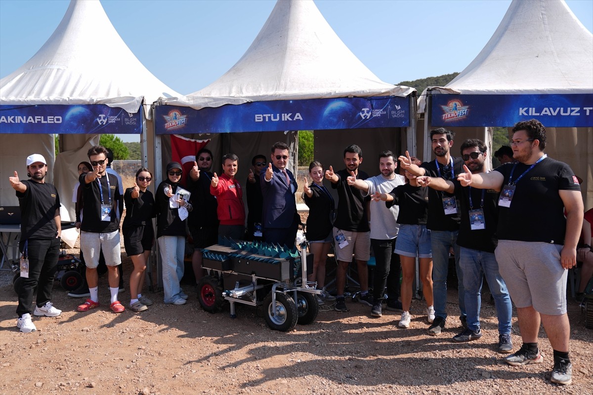 TEKNOFEST 2024 kapsamında düzenlenen Tarımsal İnsansız Kara Aracı Yarışması'nın finalleri İzmir'de...