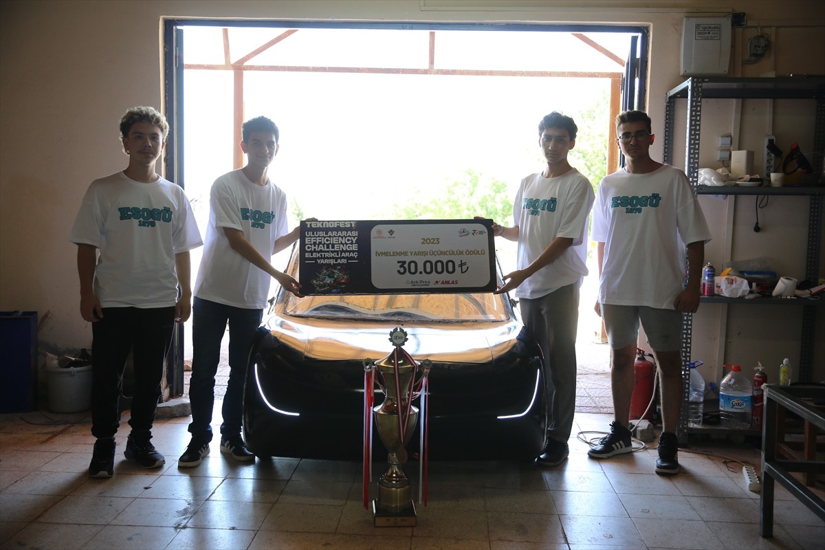 TEKNOFEST Havacılık, Uzay ve Teknoloji Festivali'nde geçen yıl Türkiye 3'üncüsü olan Eskişehir...