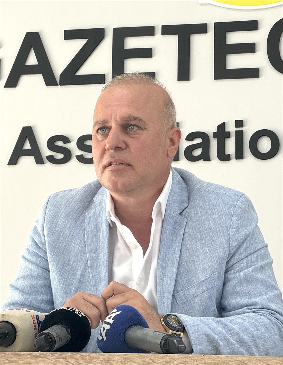 TFF 2. Lig ekiplerinden Yeni Mersin İdmanyurdu'nun basın sözcüsü Halim Yiğit, Mersin Gazeteciler...