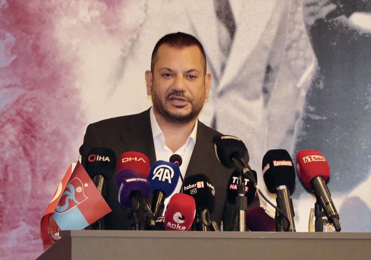 Trabzon'da, Trabzonspor'un "Süper Lig'de 50. Yıl" etkinliği düzenlendi. Etkinliğe, Ulaştırma ve...