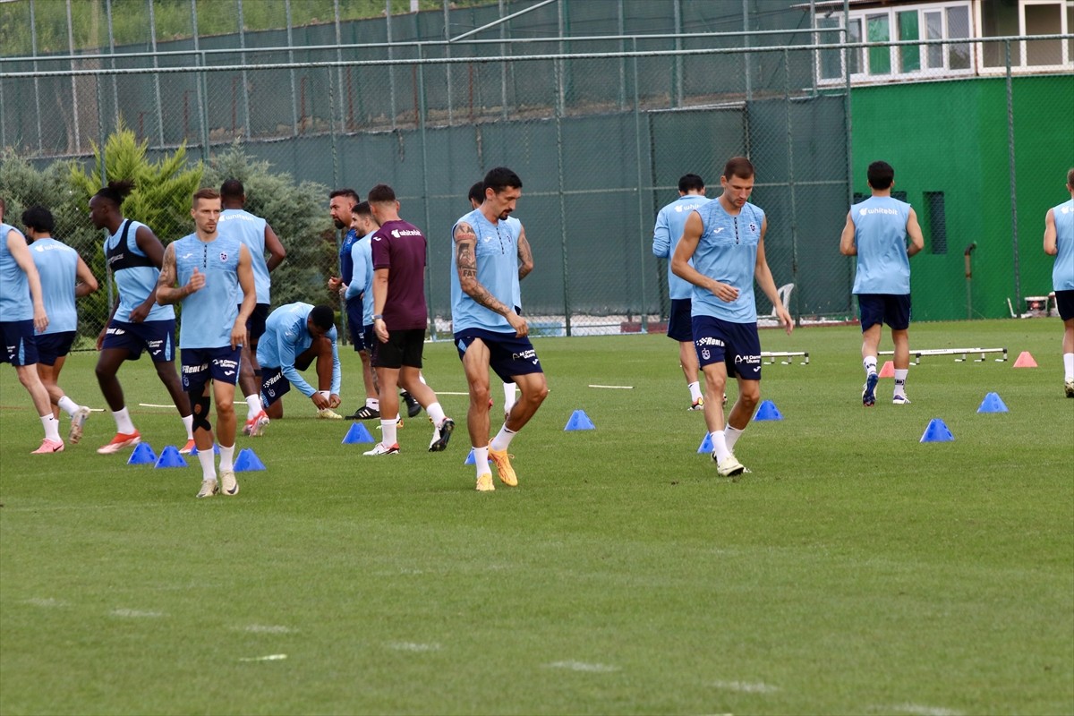 Trabzonspor, UEFA Avrupa Ligi 3. eleme turunda yarın sahasında Rapid Wien ile oynayacağı maçın...