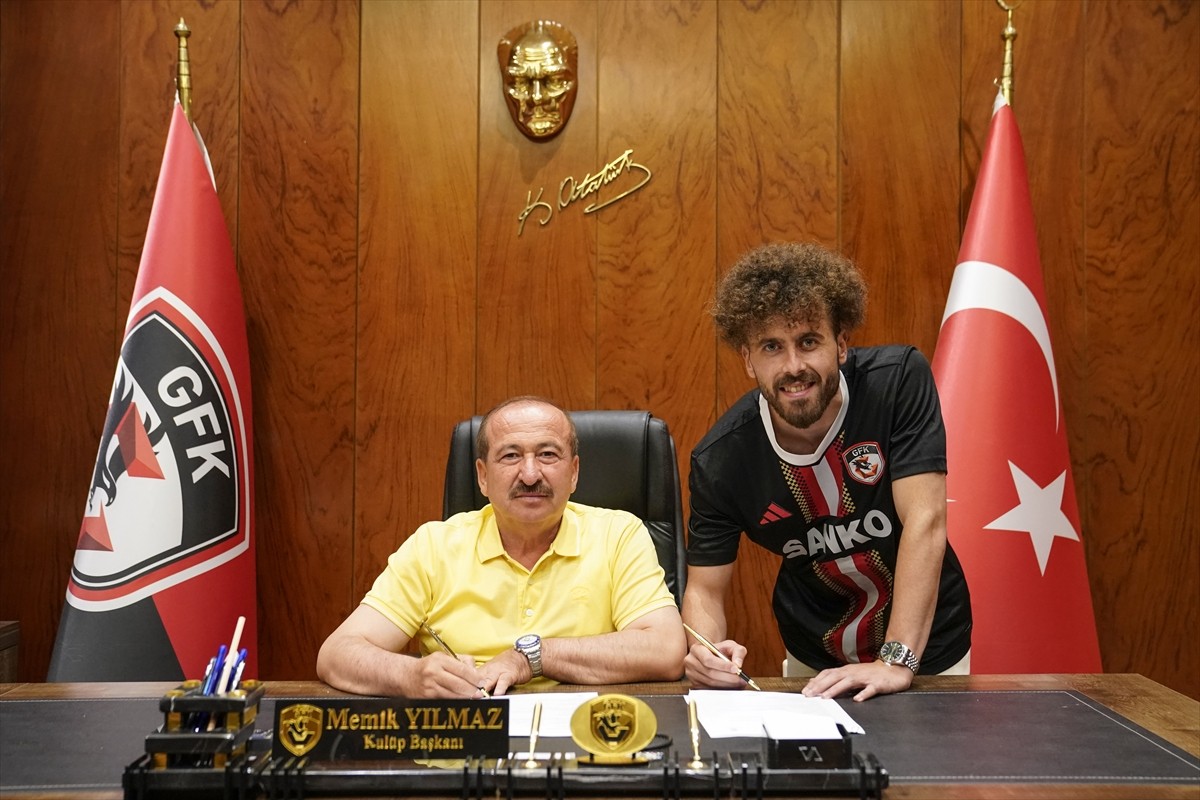 Trendyol Süper Lig ekiplerinden Gaziantep FK, Ogün Özçiçek'i kadrosuna kattı.