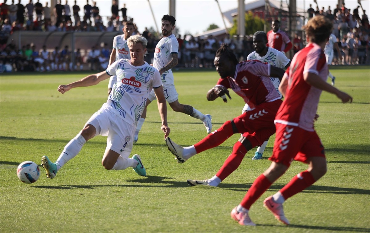 Trendyol Süper Lig ekiplerinden Samsunspor ile Çaykur Rizespor, Samsunspor Futbol Akademi...