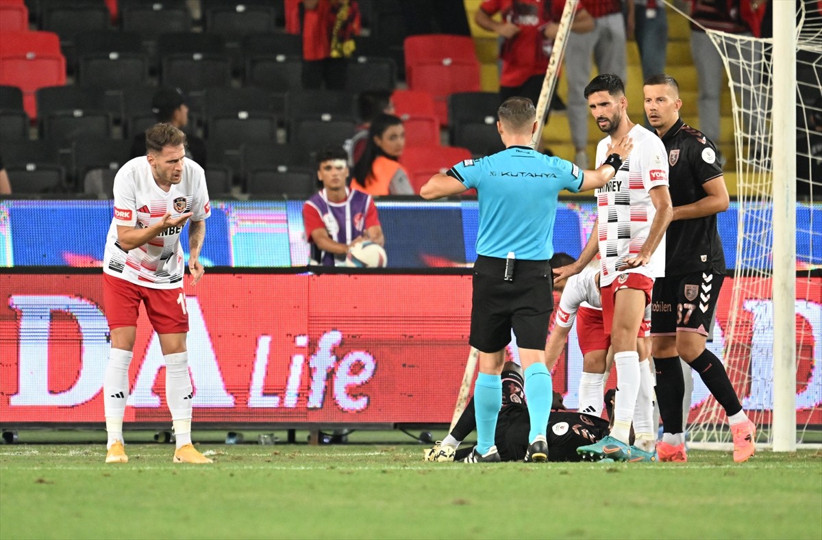 Trendyol Süper Lig’in 2. haftasında Gaziantep FK ile Samsunspor, Gaziantep Büyükşehir Stadı’nda...