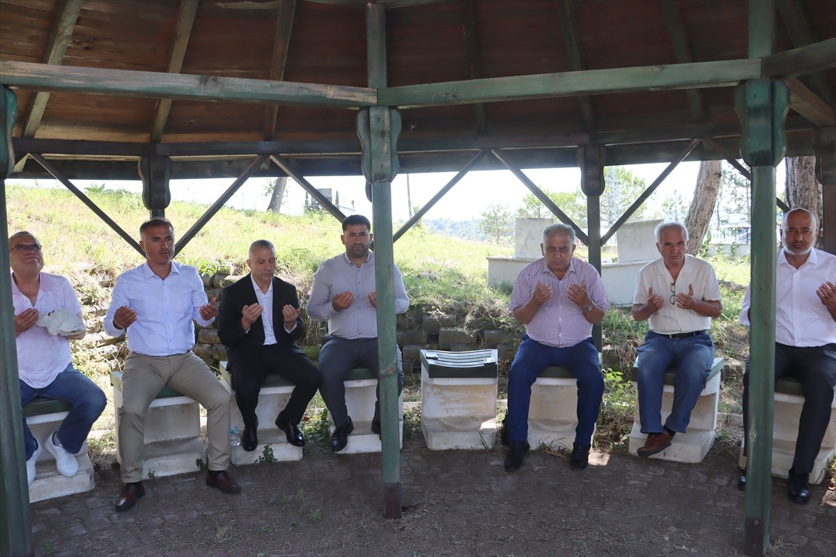 Türk-İş Genel Sekreterliği ve Genel Maden İşçileri Sendikası (GMİS) Genel Başkanlığı görevini...